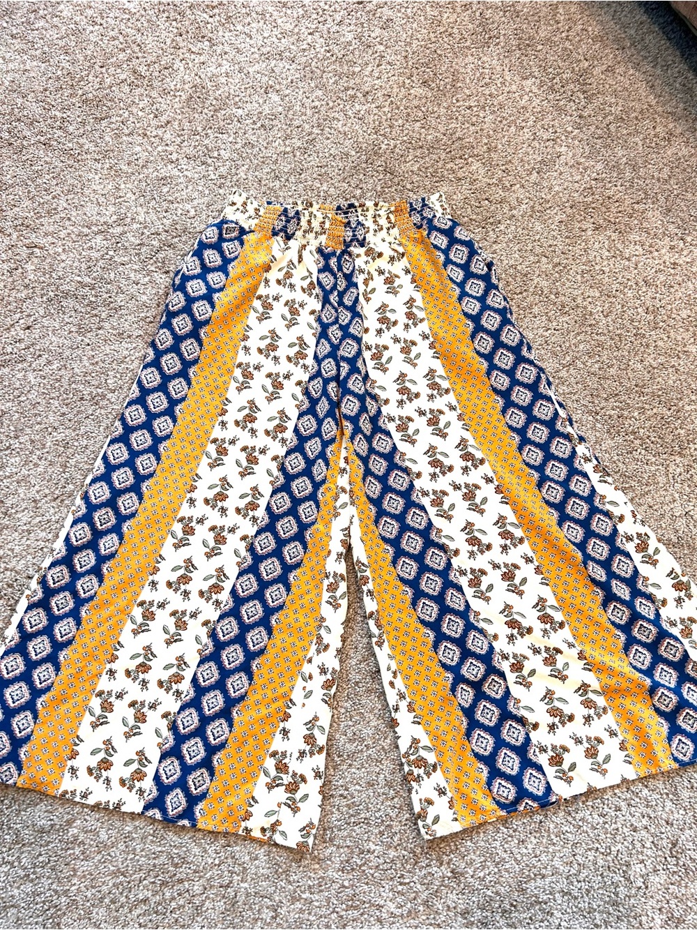 Umgee Patchwork ultra wide leg ankle length boho hippie pants. Flowy. Artsy. EUC